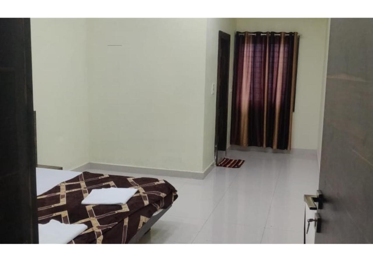 Hotel Parag Palace จาบัลปูร์ ภายนอก รูปภาพ