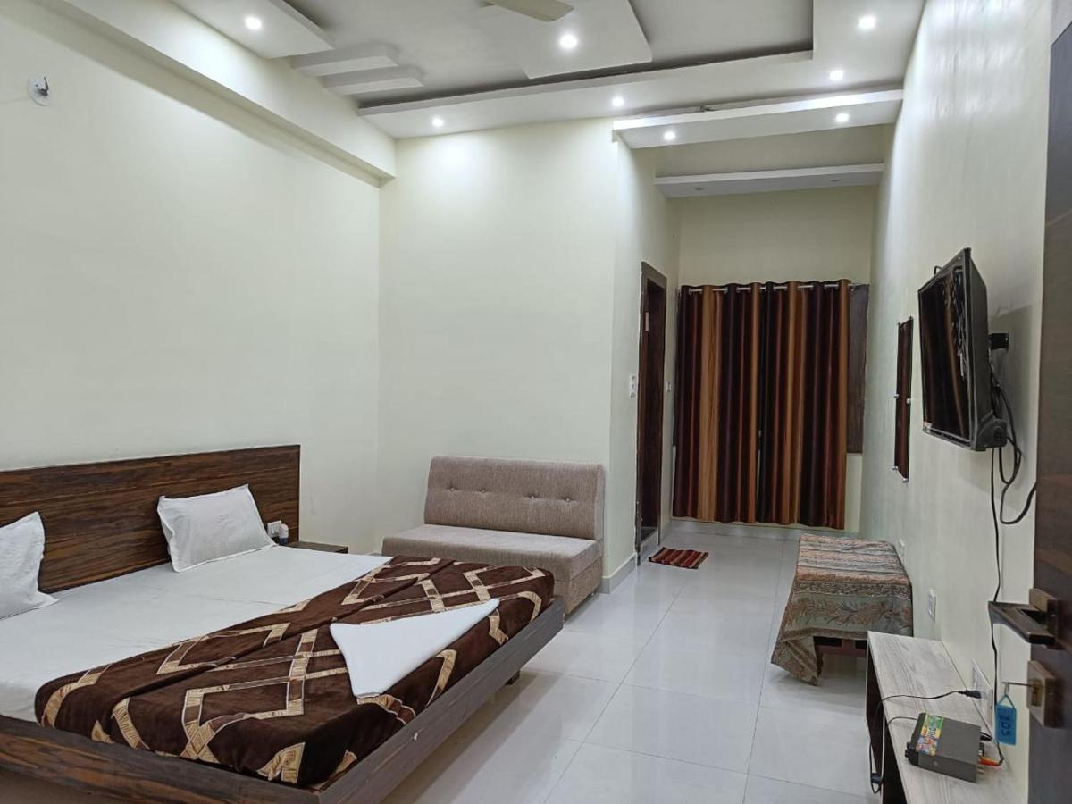 Hotel Parag Palace จาบัลปูร์ ภายนอก รูปภาพ